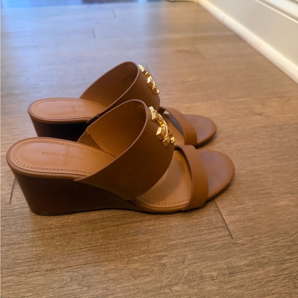Tory Burch Tan Leather Heels - Picture 3 of 4